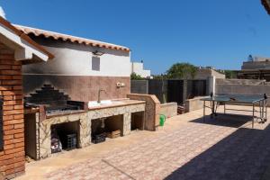 Amaris Mango Seafront Villa