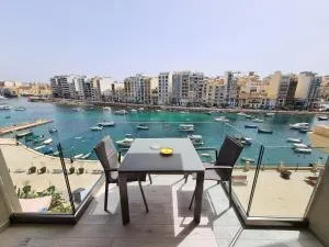 Supreme Seafront apt with Balcony in St.Julian's - Saint Julian's