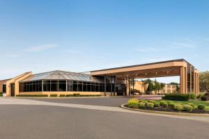 Days Hotel by Wyndham Allentown Airport Lehigh Valley