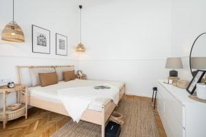 Empire Echo 2-BDR Apartment