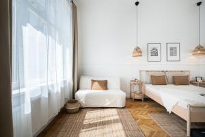 Empire Echo 2-BDR Apartment