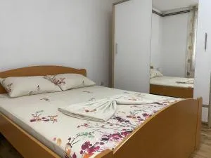 Apartmani Dora Leskovac - Navalin