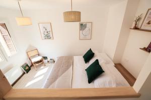 Appartements En plein centre du village ! : photos des chambres