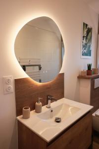 Appartements En plein centre du village ! : photos des chambres