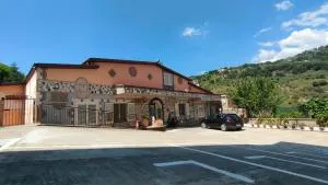 Camera a Catanzaro in villa relax ""oasi verde"" - Simeri