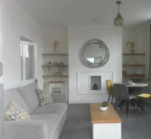 Dot’s Place - Easby