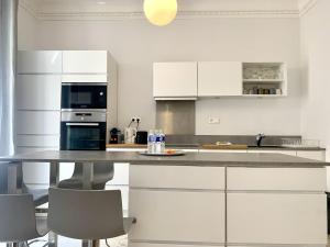 ApartHotel Riviera - 2 minutes de la plage - Exceptionnel 2 chambres AC - BALCON MEYERBEER 1