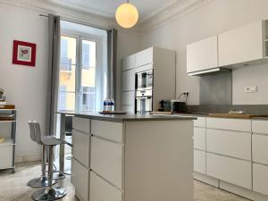 ApartHotel Riviera - 2 minutes de la plage - Exceptionnel 2 chambres AC - BALCON MEYERBEER 1