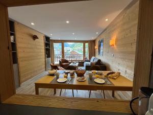 Appartement moderne avec balcon, WiFi et cuisine équipée - FR-1-694-168