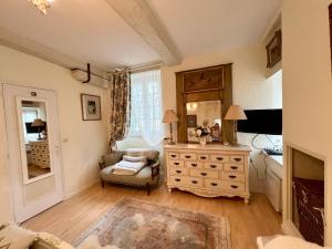 Maisons de vacances La Petite Madeleine is a Charming 2 Bedroom Pet Friendly Gite situated on Dinan Port : photos des chambres