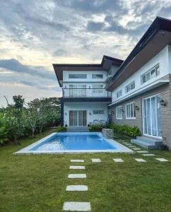 Villa Alaia Private Resort - Arayat