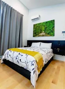 LuxQuarters Blueberry Studio - Kitimat