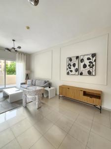 Live and experience Al Marjan Island 1BR