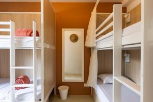 Auberges de jeunesse Corsica Hostel Porto-Vecchio, partie dortoirs : photos des chambres