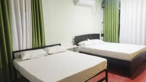 Gal Oya lakeside - Sammanturai