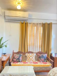 Penthouse Unit with Ocean View at Sonias Island Stay