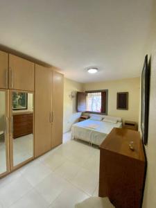 Casa Com Piscina, Área Gourmet e Churrasqueira