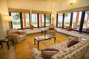Sinna Dorais Rotti Kadai Bungalow