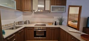 Luxe appartement, centrum Marbella, vlak aan zee!