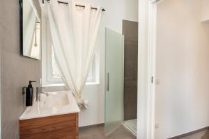 Superior One-Bedroom Apartment with Balcony