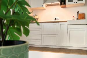 Apartment Maris - 1 Min to Beach & Sea View