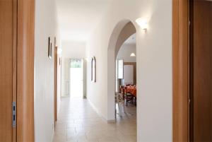 Villetta Misia con Piscina a 350 mt dalla spiaggia Specchiarica di San Pietro in Bevagna