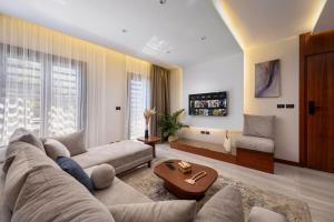 Luxurious Ground-Floor Oasis