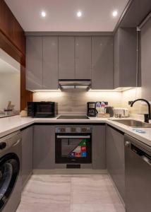 Chic & Cozy Retreat-Full Kitchen