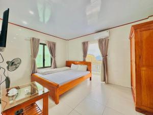 Khách sạn Hoàng Long