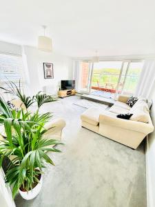 Riverside Haven in Woodbridge