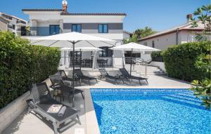 Three-Bedroom Holiday Home In Banjole