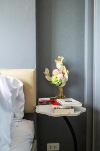 Kaws Theme Modern 1br - High Floor Seaview