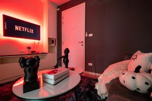 Kaws Theme Modern 1br - High Floor Seaview