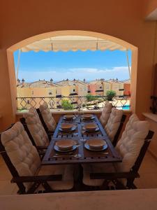 Amazing Apartamento Renes, with a shared pool