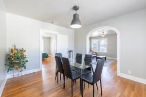 Luxurious 3 bedroom near downtown and convention center