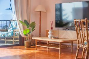 CASA DE FRANCO - ocean view, 50m from Playa la Arena, fibre net