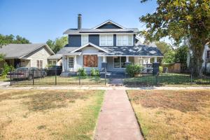 2 bedroom unit near downtown