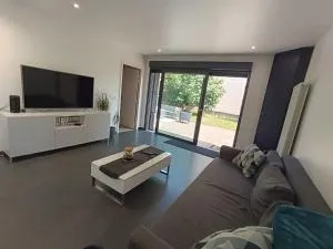 Maison - Jacuzzi Jardin Parking proche Paris & CDG - 勒布朗-梅尼尔