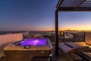 Best view rooftop with heated jacuzzi
