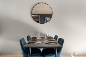 ARCTIC HOMES - Premium Aurora Apartment