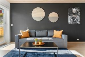 ARCTIC HOMES - Premium Aurora Apartment