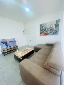 Spacieux et lumineux, coup de cœur garanti à proximité du métro et RER - لا كورناوف