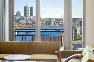 Tranquil 2 BR 2BA apartment with stunning views - Charlestown