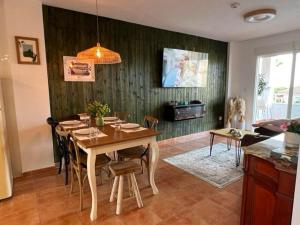 Los Nietos Apartment