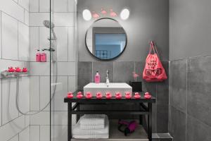 Hotels Moxy La Ciotat : photos des chambres