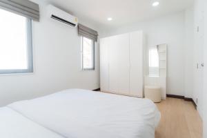 芭提雅中天海滩4卧室泳池别墅步行10分钟到海边