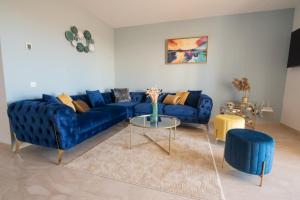 Blu paradise,a ray of sunshine between sea & pool