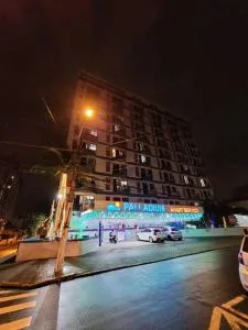 Flat Reformado à 350m da praia, com piscina - Cubatão