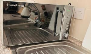 Entire apartment castle view - 10 mins from reading station town centre