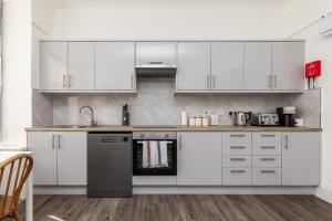 Dove Court Travel Lodge 4 - First Floor Ensuite